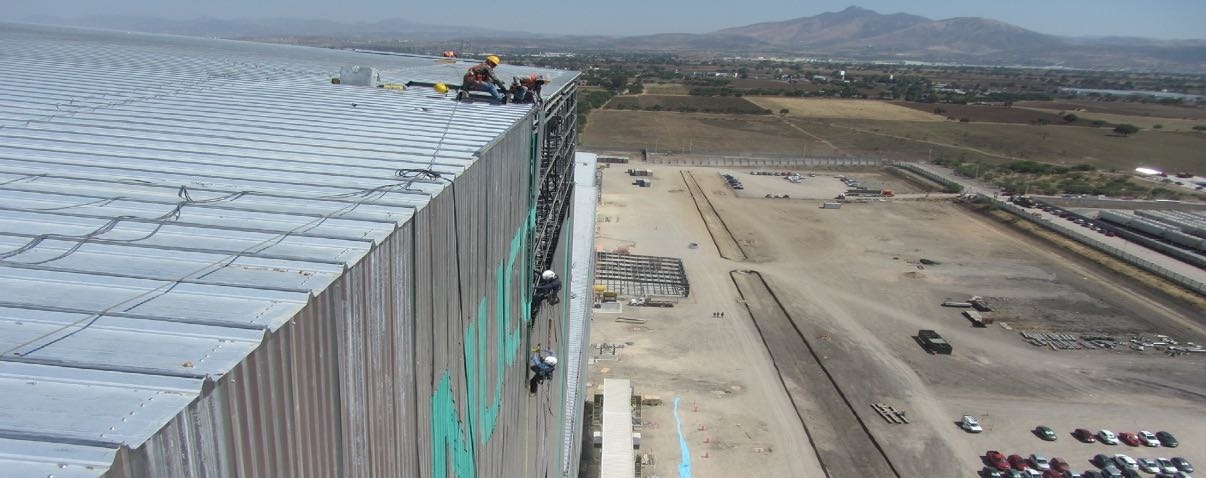 Instalación de cubierta metálica