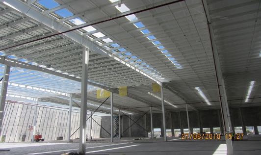 Estructura metálica interior de nave